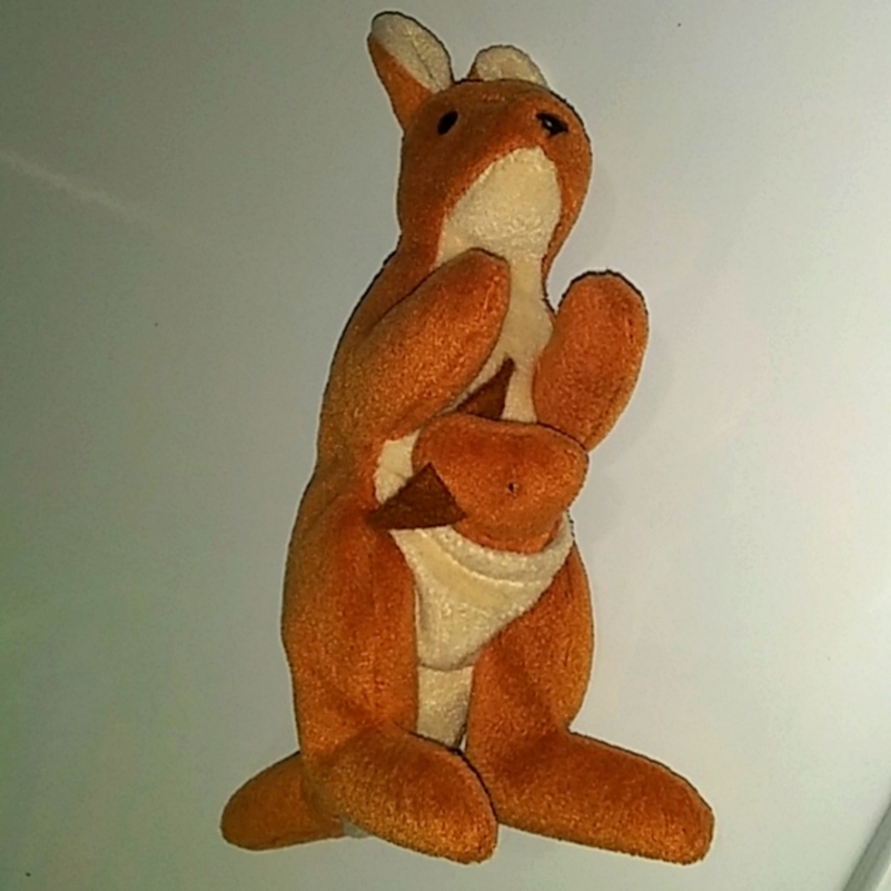 Pounch, a 1996 beanie baby with pvc pellets